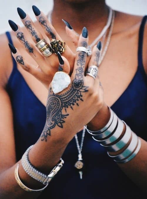 hand-tattoos-for-girls-2