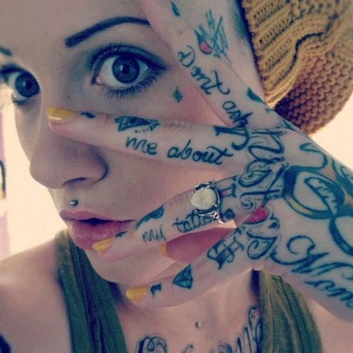 hand-tattoos-for-girls-9