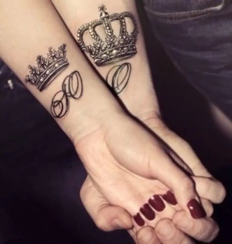 LOVE WEARS A CROWN