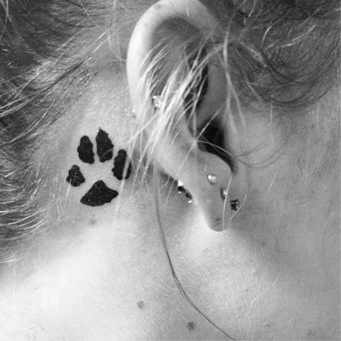 behind-the-ear-tattoo-17