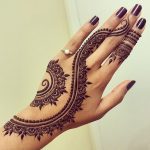 47 Daring Hand Tattoos For Girls To Express Themselves