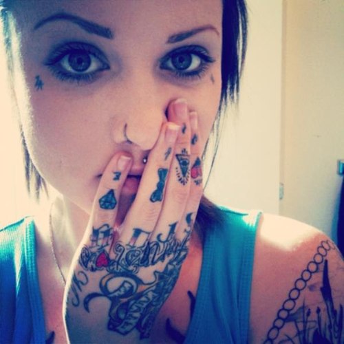 hand-tattoos-for-girls-5