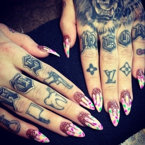 hand-tattoos-for-girls-7