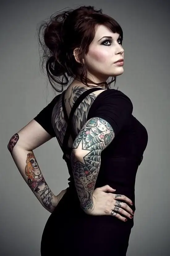 hot girls with tattoos