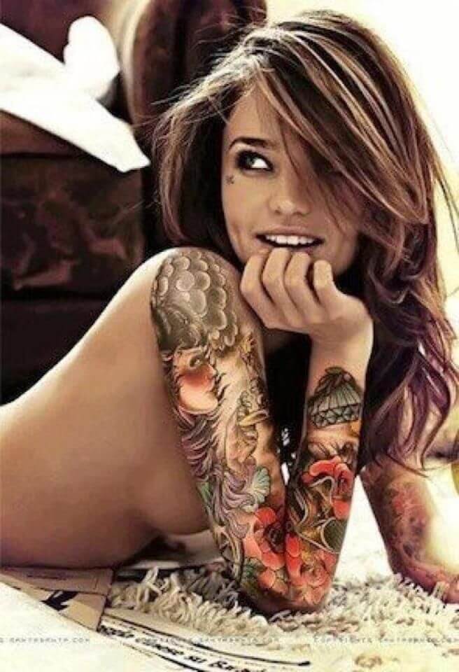 SMOKING hot girls with tattoos