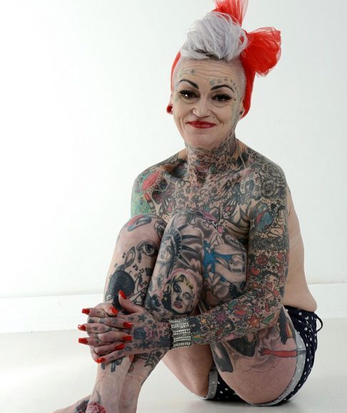 old-lady-with-tattoos-000i