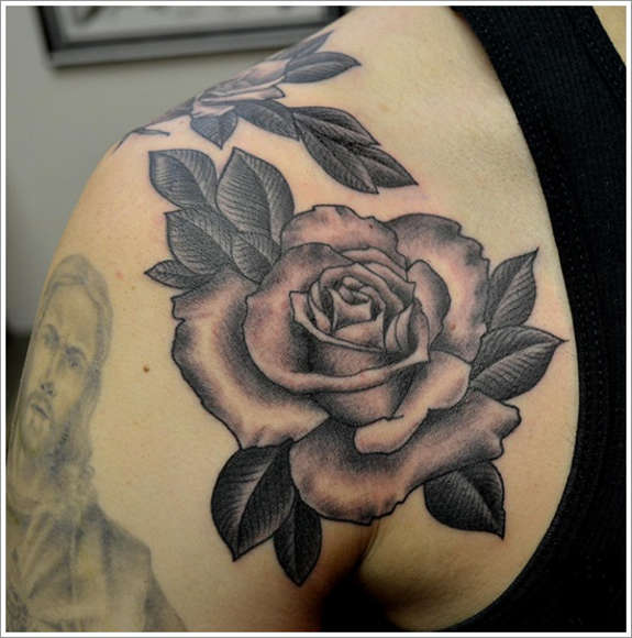 rose-tattoos-on-shoulder-19