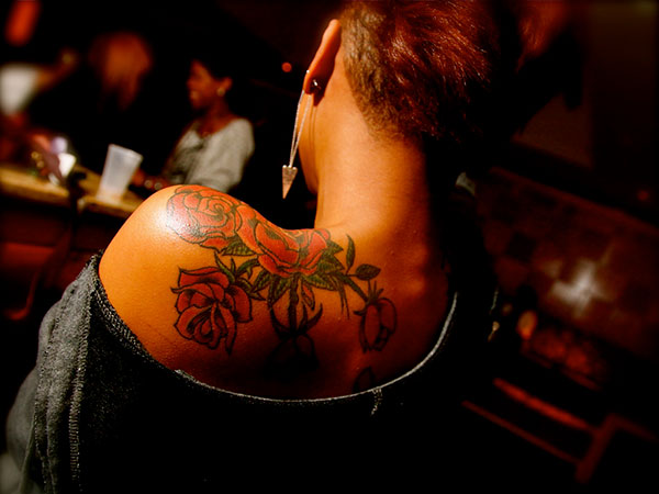 rose-tattoos-on-shoulder-25