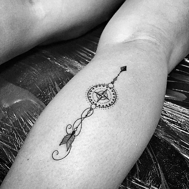 simple tattoos with compass art
