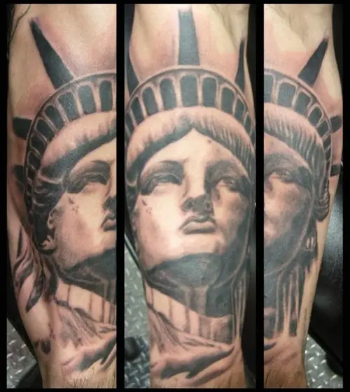 elegant looking tattoo of “Statue of Liberty”