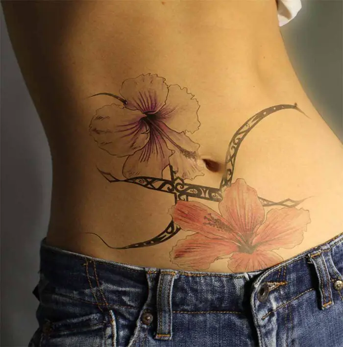15 Absolutely Gorgeous Stomach Tattoos For Girls