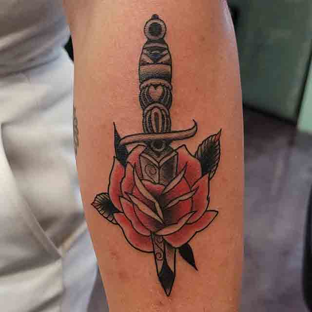 Rose-Forearm-Tattoos-For-Women-(2)