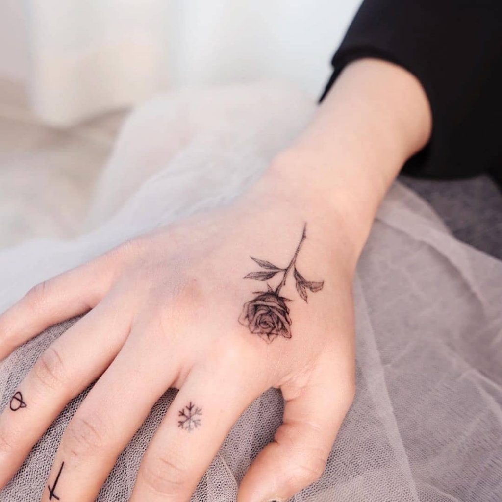 10 UNIQUE  MINIMAL HAND TATTOO DESIGNS FOR GIRLS Tamildada