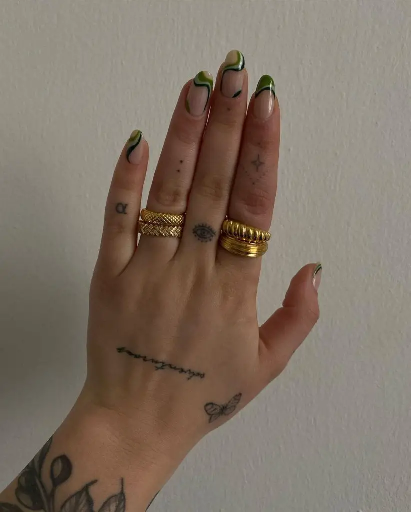 hand tattoos for girls