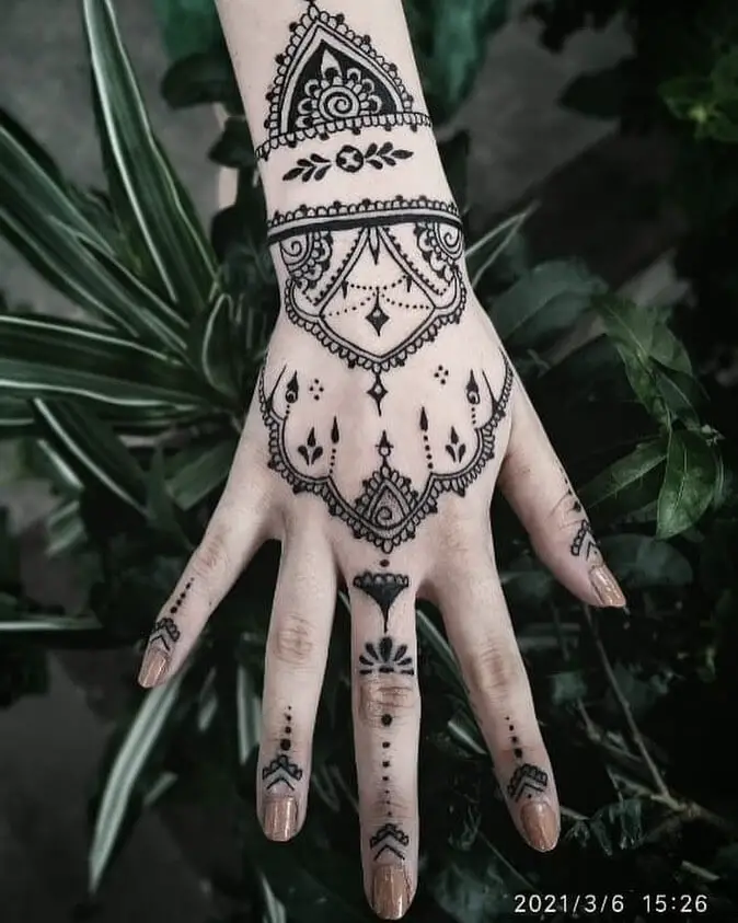 tattoo for girls on hand 