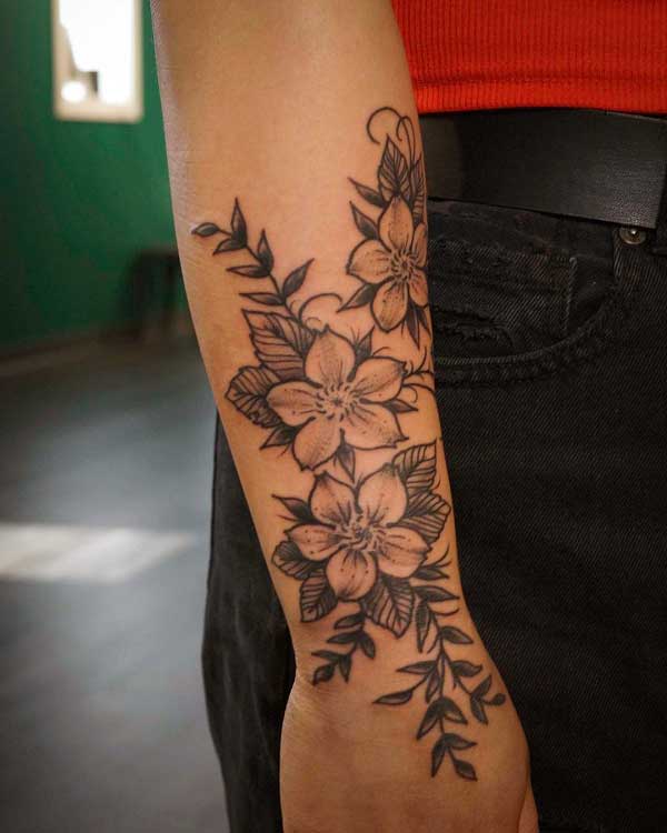 womens-forearm-tattoos-4-time