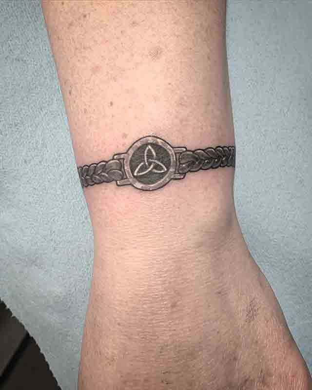 Celtic-Wrist-Tattoos-For-Men-(1)