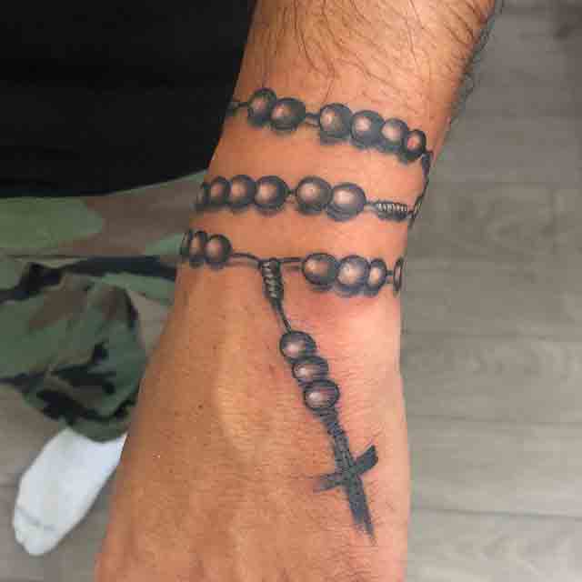 Cross-Tattoos-For-Men-Wrist-(3)