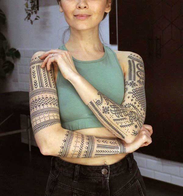 22 Breathtaking Tribal Tattoos For Women To Make The Impression 