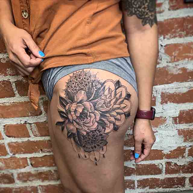 106 Sensational Thigh Tattoos For Women To Explode Attractive Outlook