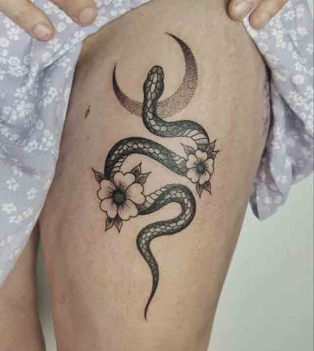 Snake-Thigh-Tattoos-(3)
