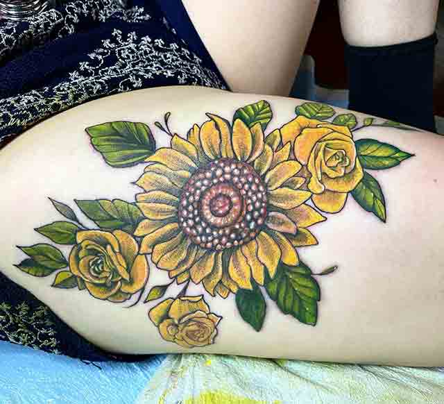 Sunflower-Thigh-Tattoos-(1)
