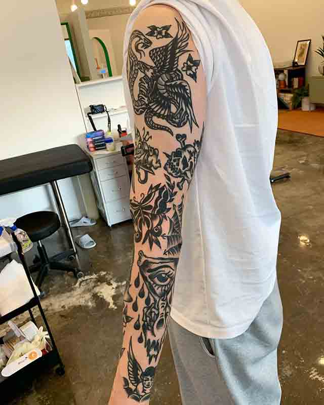 Black-Sleeve-Tattoos-For-Men-(3)