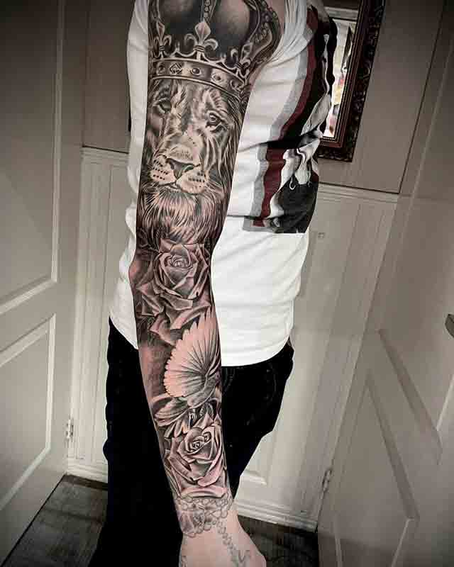 Lion-Sleeve-Tattoos-For-Men-(1)