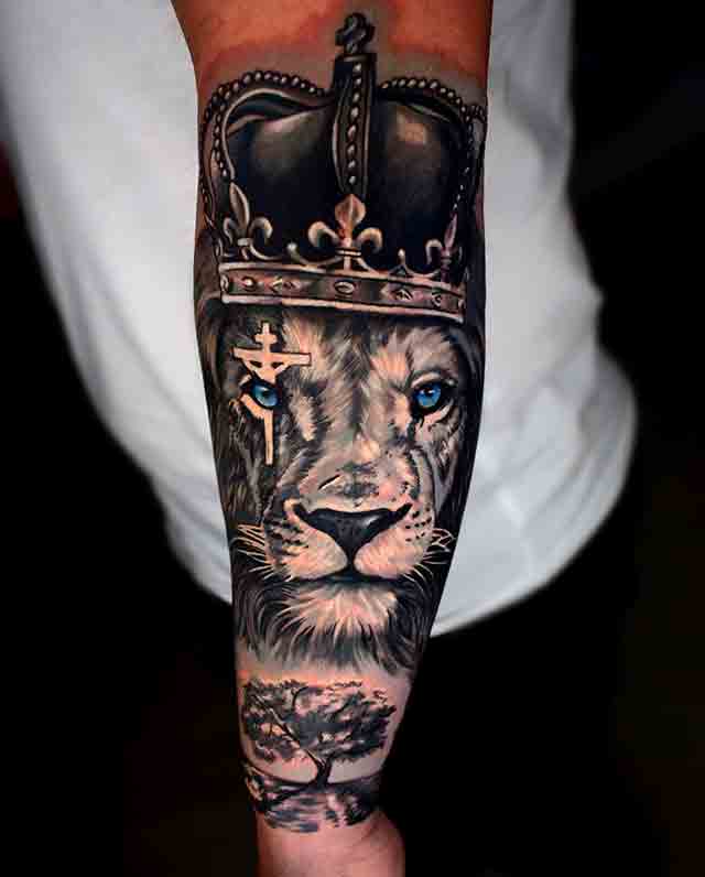 Lion-Sleeve-Tattoos-For-Men-(3)