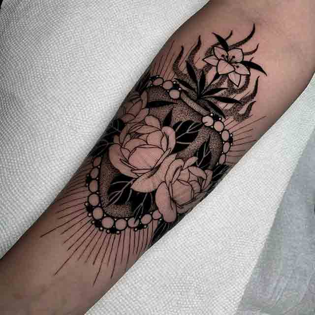 Black-And-white-Half-Sleeve-Tattoos-For-Men-(1)