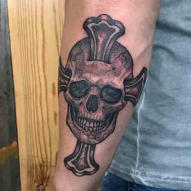 Half-Sleeve-Cross-Tattoos-For-Men-(3)