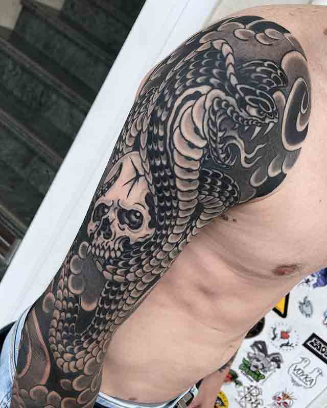 Half-Sleeve-Japanese-Tattoo-Designs-For-Men-(3)