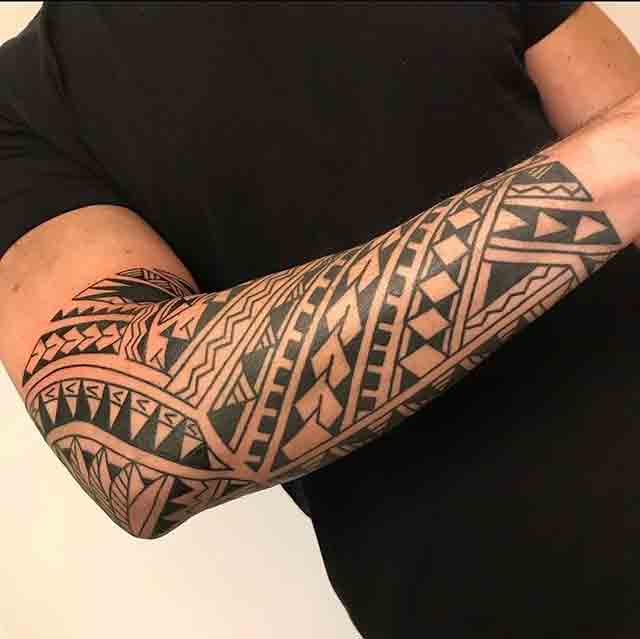 Half-Sleeve-Tribal-Tattoos-For-Men-(3)