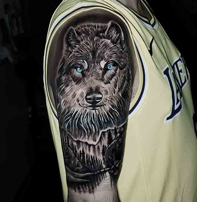 Half-Sleeve-Wolf-Tattoos-For-Men-(3)