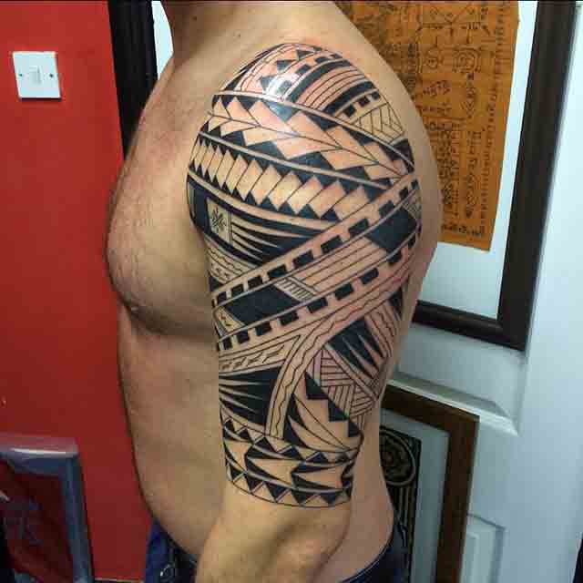 Polynesian-Half-Sleeve-Tattoos-For-Men-(1)