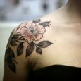 womens favorite Rose Tattoos On Shoulder