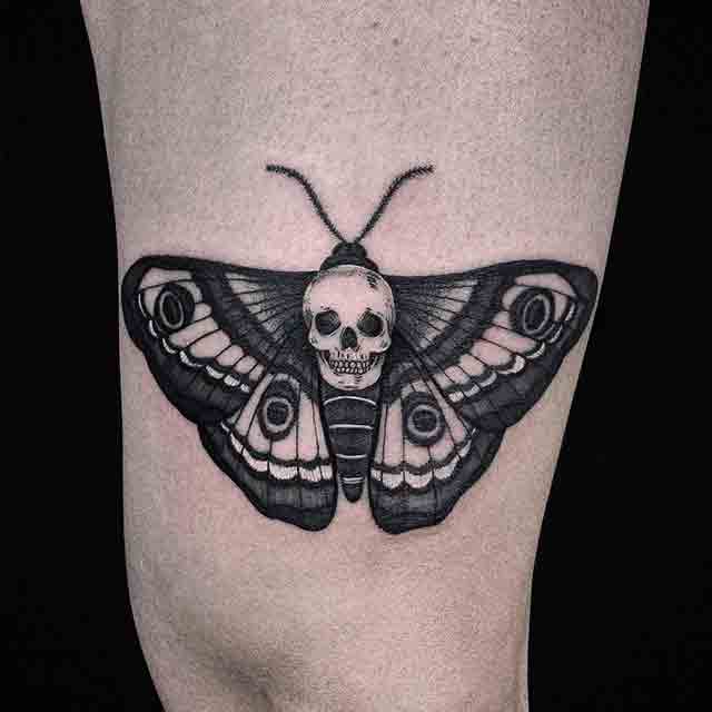skull-moth-tattoo