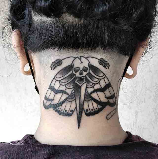 skull-moth-tattoo 