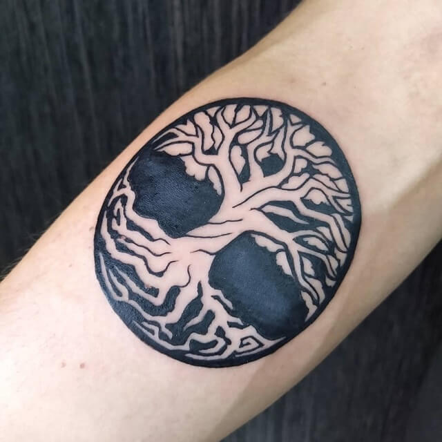symbol of norse tree 