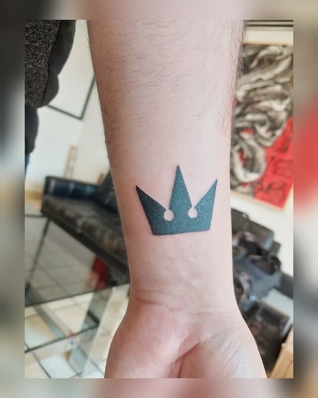 X  May Hearts Tattoo على تويتر My kingdomhearts logo tattoodesign  crown heart tattoo keyhole squareenix ps4 squareenix playstation  kingdomhearts httpstcooL3EzIv20x