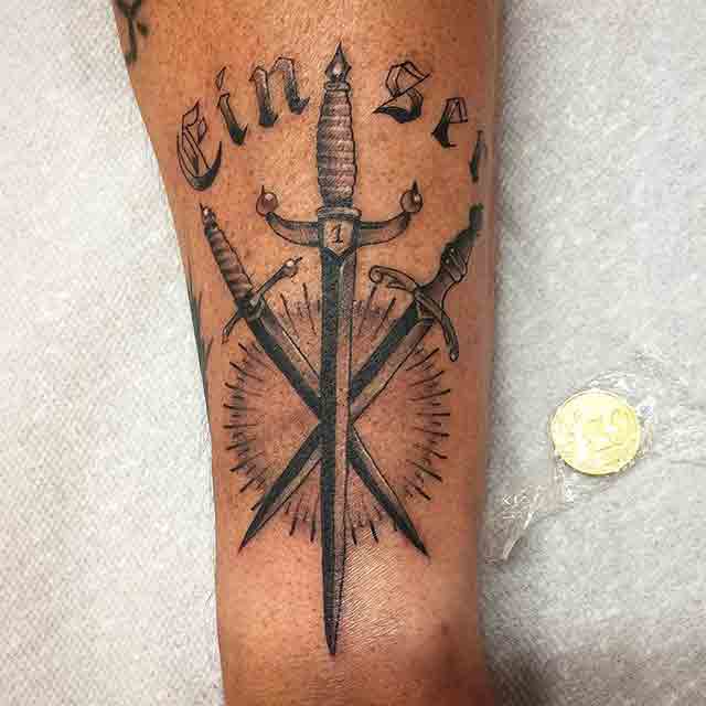 crossed-swords-tattoo-(4)