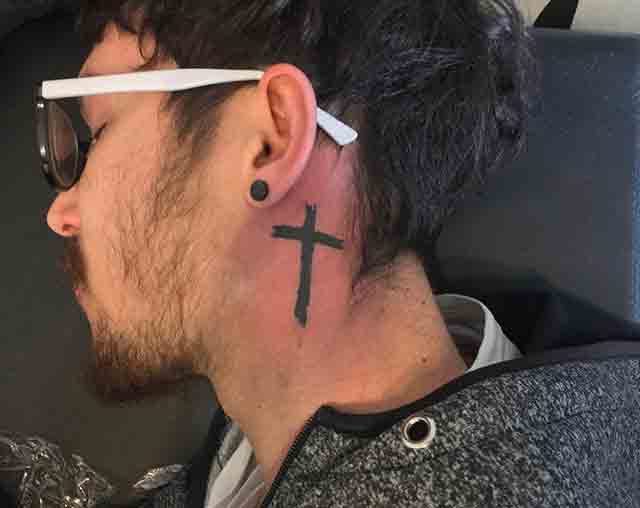 Cross-Neck-Tattoos-(1)