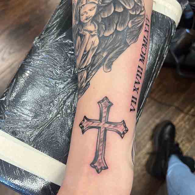 Cross-Tattoos-For-men-Forearm--(1)