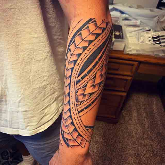 Tribal-Forearm-Tattoos-For-men-(1)