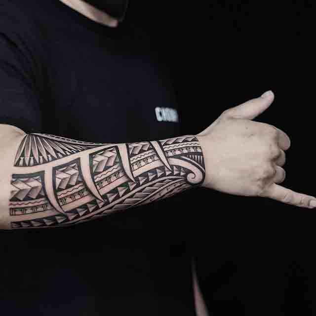 Tribal-Forearm-Tattoos-For-men-(2)