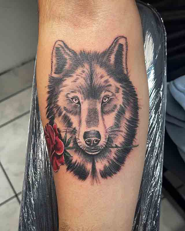 Wolf-Tattoos-For-Men-Forearm-(1)