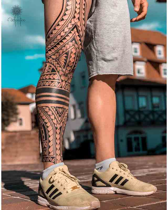 20 Beautiful Leg Tattoo Ideas for Women  Moms Got the Stuff