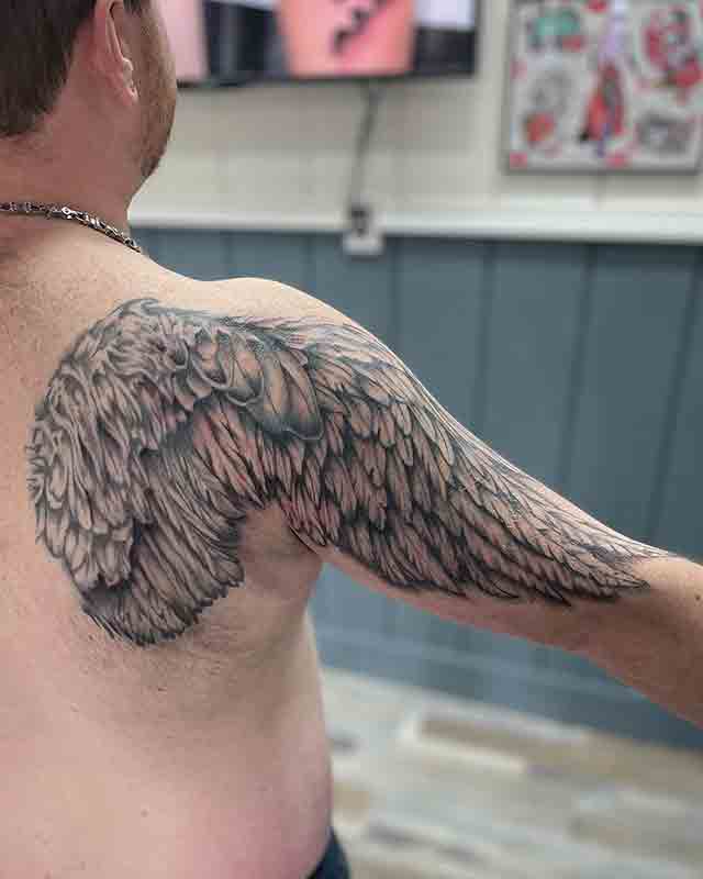 Angel-Wings-Tattoo-On-Shoulder-(2)