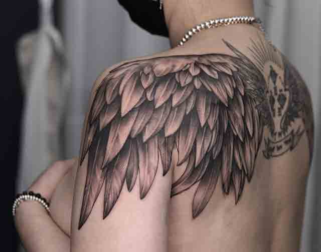 Angel-Wings-Tattoo-On-Shoulder-(3)