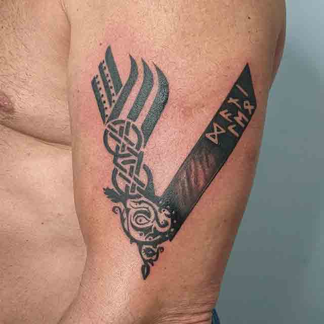 Arm-Viking-Tattoos-For-Men-(2)